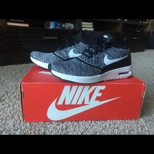 Brand New Nike flyknits